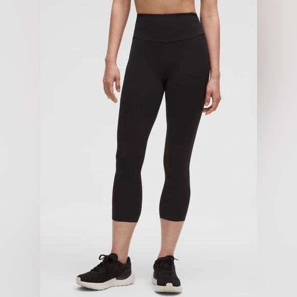 Lululemon Fast and Free High-Rise Crop 23" *Non-Reflective Size 4 EUC - Picture 1 of 5